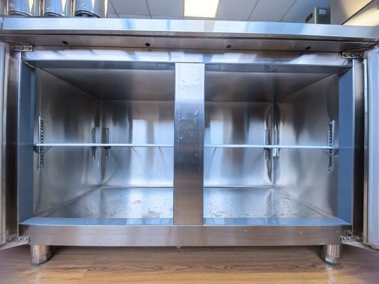 Охлаженный воздухом прорезанный напиток холодильника 120L верстака